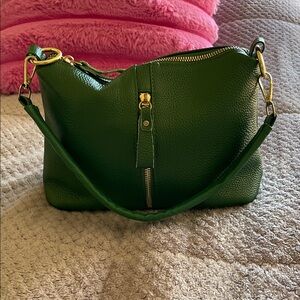 Chic Green Leather Shoulder Bag